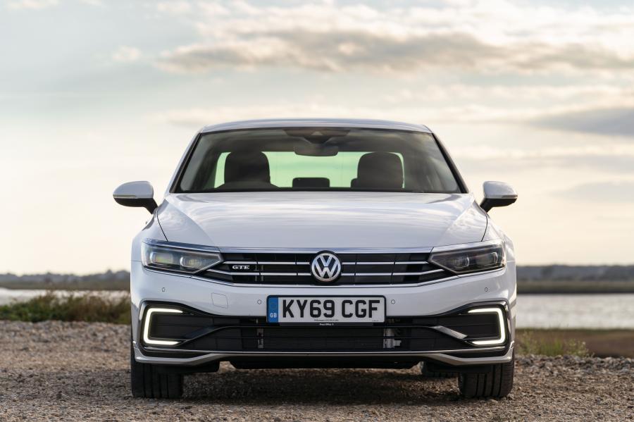  Volkswagen Passat GTE (B8) 2019 года  (UK) (фото 20 из 26)